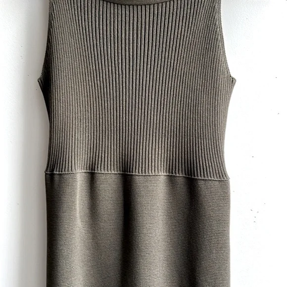 CHANEL Vintage 2008 by Karl Lagerfield ~sheath dress in military green - Picture 10 of 17